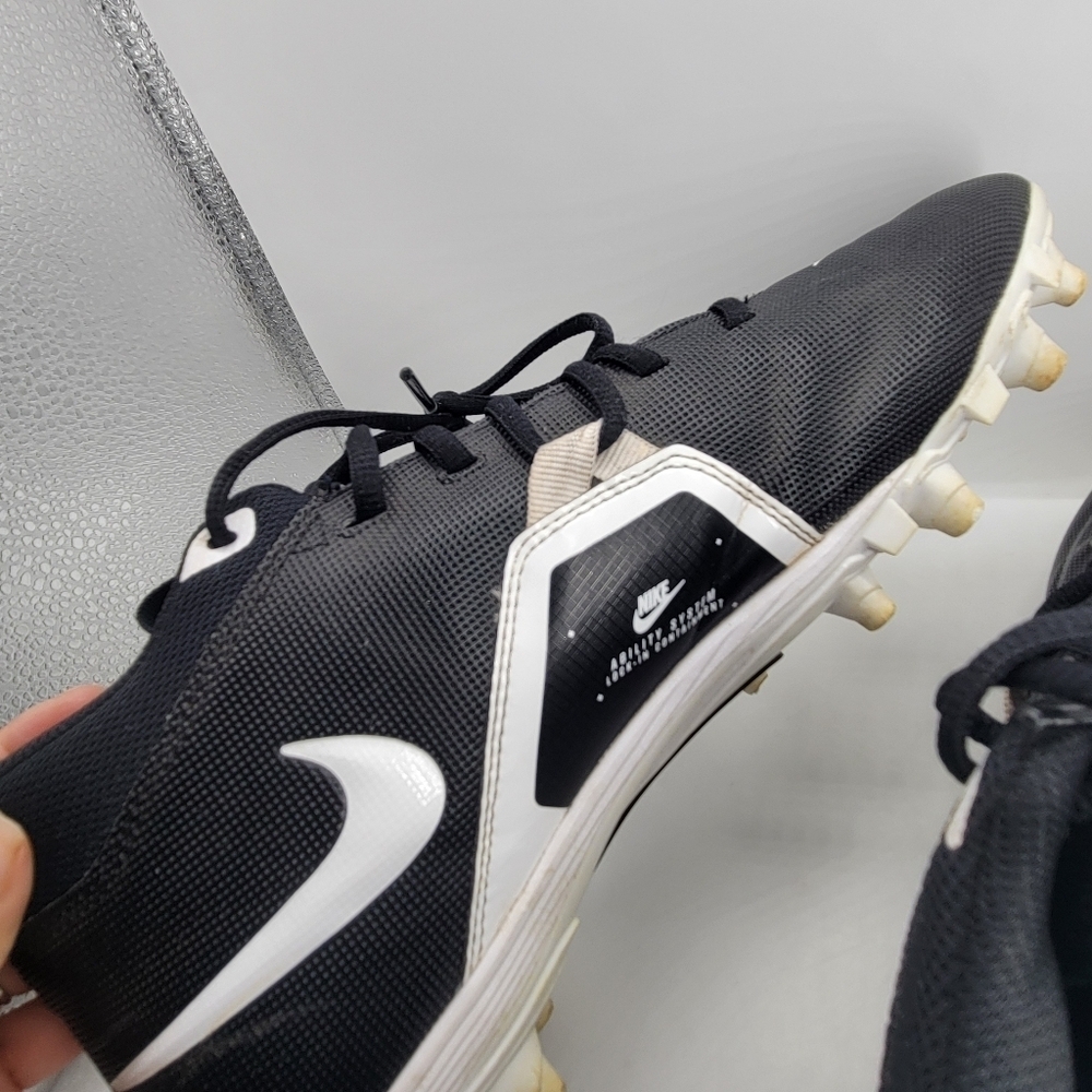 Nike Alpha Engineered Black and White Athletic Cleats Size 11 Lace up - Picture 8 of 12